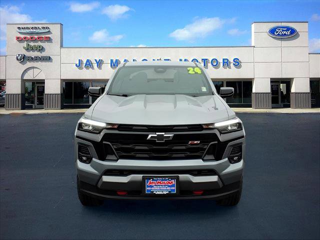 Used 2024 Chevrolet Colorado Z71 w/ Z71 Convenience Package 2 image 5