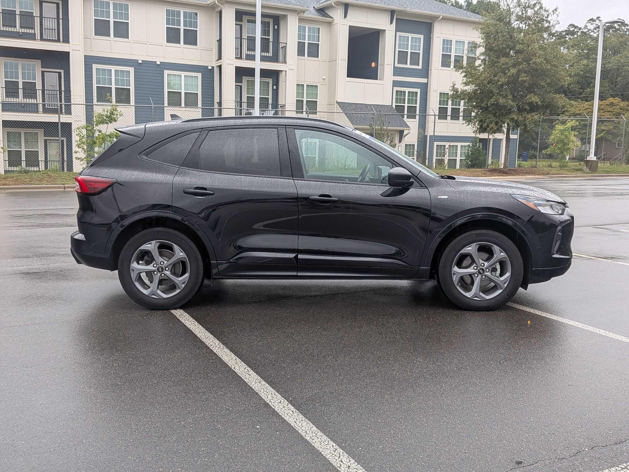 Certified 2024 Ford Escape ST-Line w/ Tech Pack #1 AWD/4WD image 3
