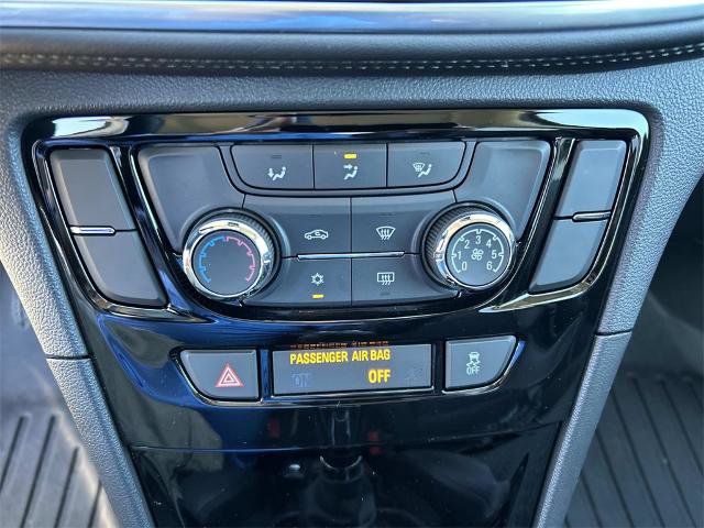 Used 2022 Buick Encore Preferred w/ Safety Package image 32