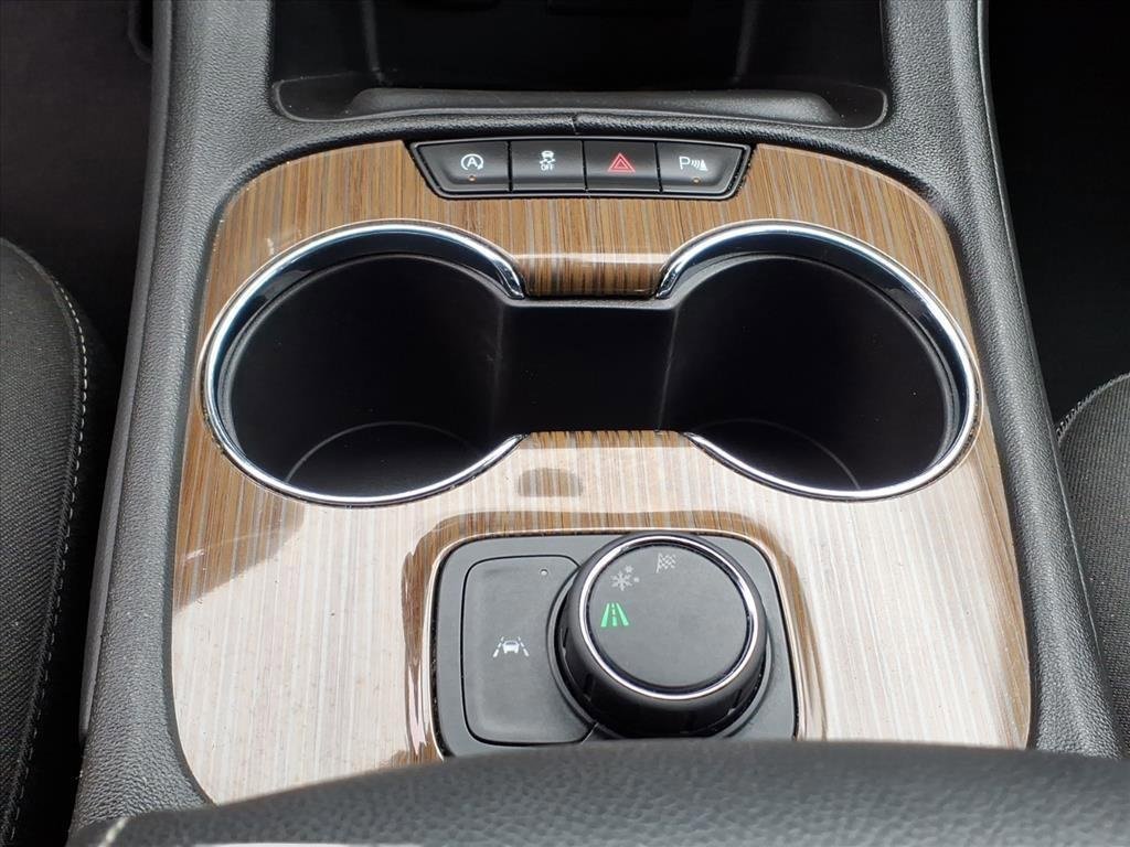 Used 2023 GMC Acadia SLE image 21