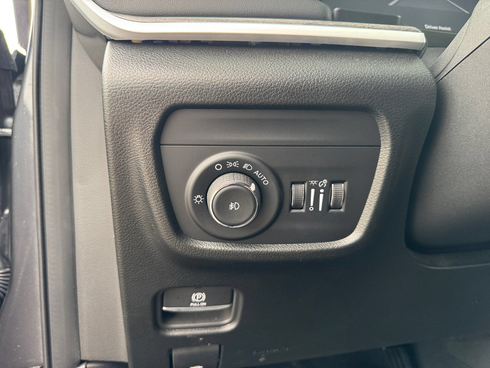 Used 2025 Jeep Grand Cherokee L Limited w/ Luxury Tech Group II AWD/4WD image 20