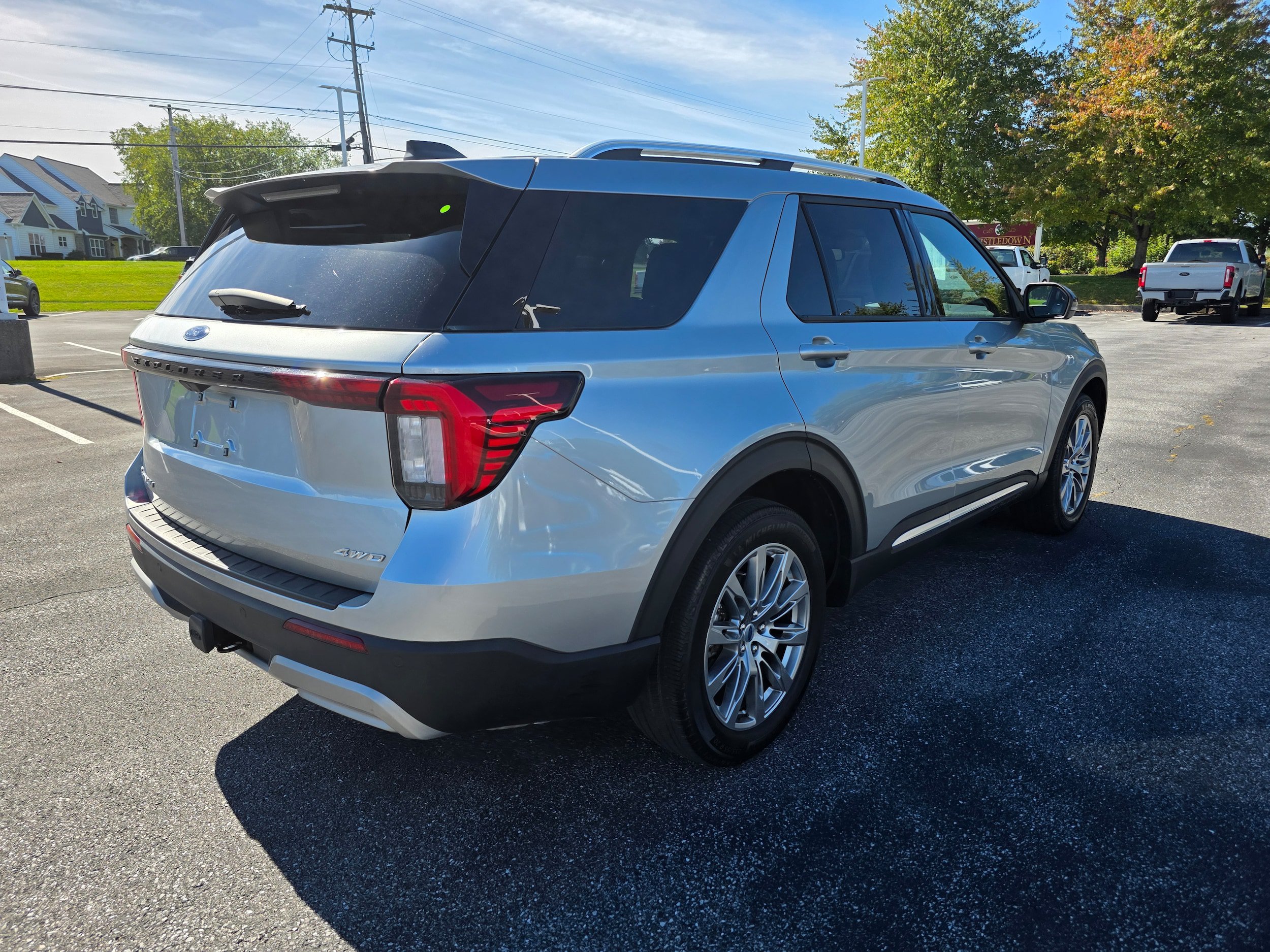 Certified 2025 Ford Explorer Platinum AWD/4WD image 5