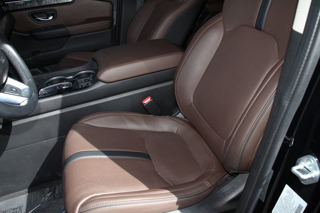 Used 2023 Honda Pilot Elite image 23