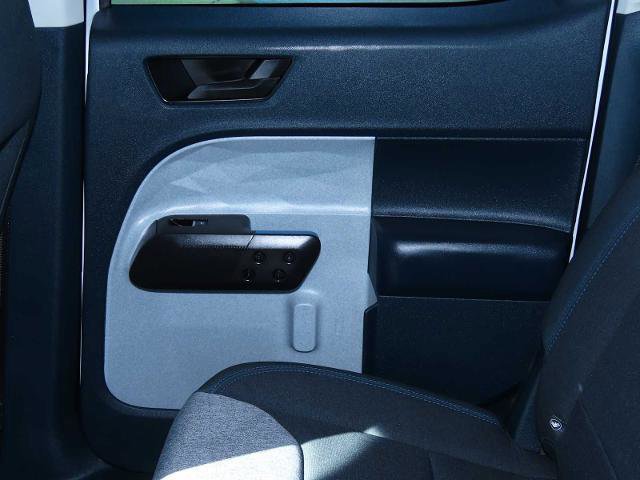 Certified 2025 Ford Maverick XLT w/ XLT Luxury Package image 18