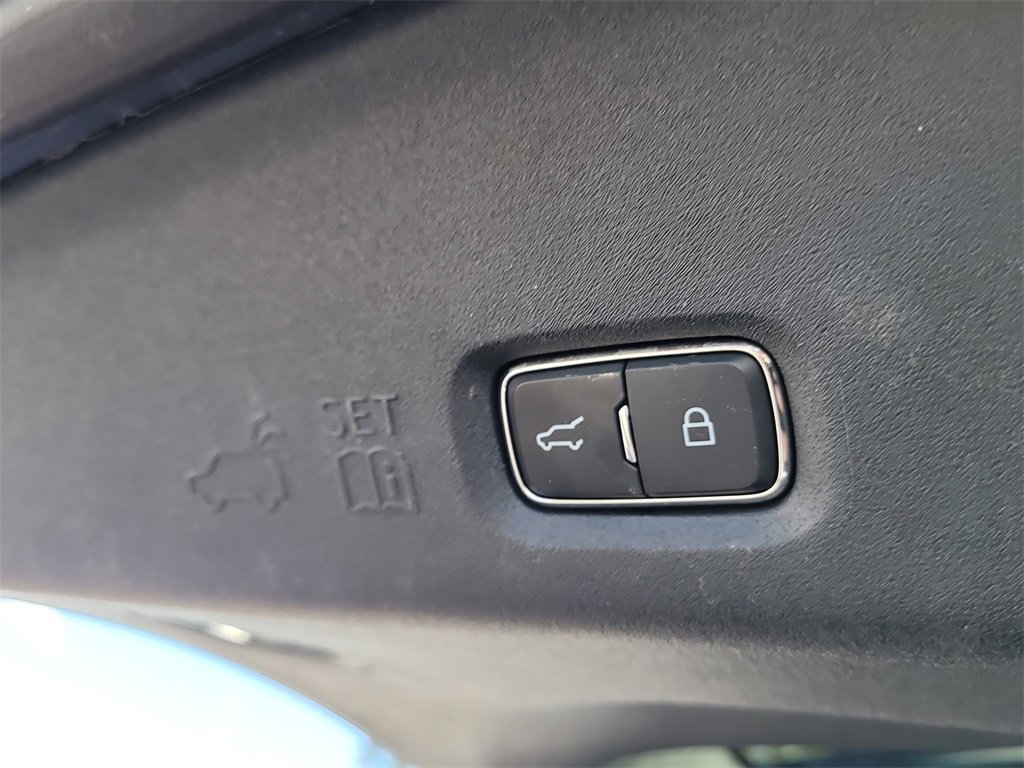 Certified 2025 Ford Expedition Platinum image 8