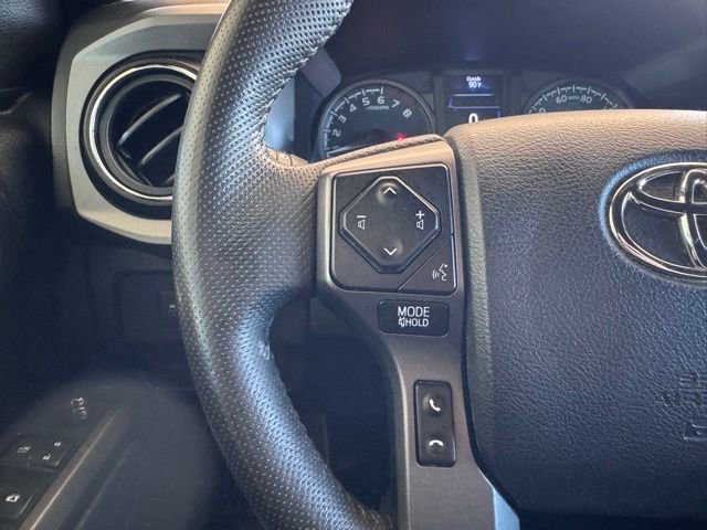 Used 2020 Toyota Tacoma TRD Off-Road w/ TRD Premium Off Road Package AWD/4WD image 12