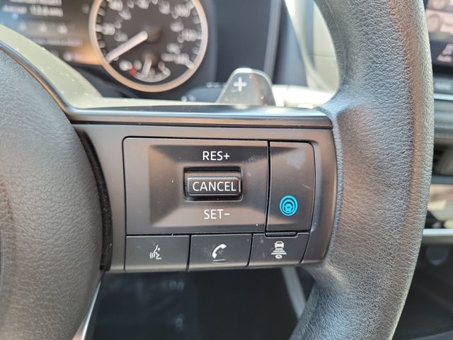 Used 2024 Nissan Rogue SV FWD image 6