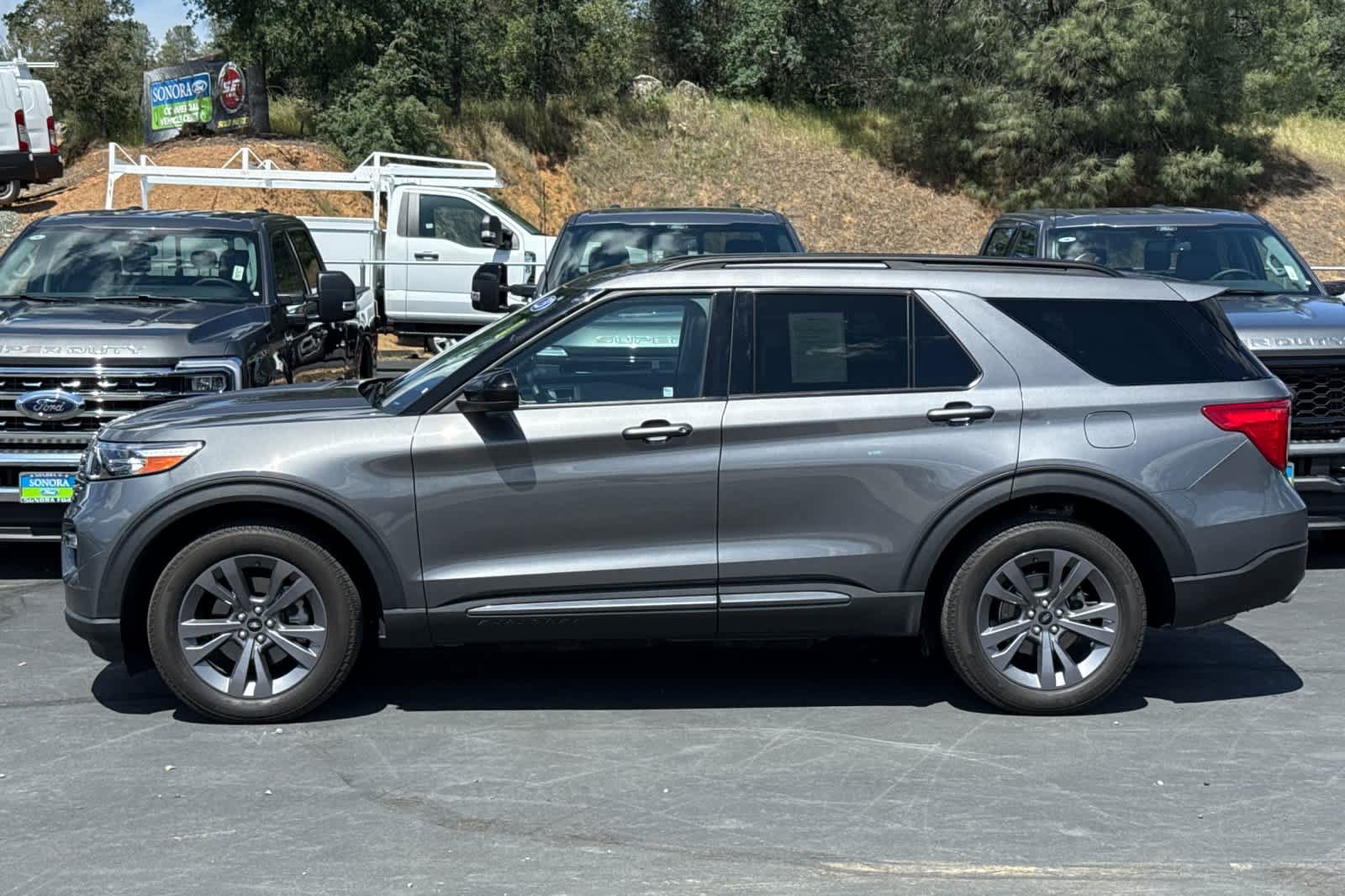 Certified 2023 Ford Explorer XLT w/ Equipment Group 202A AWD/4WD image 7