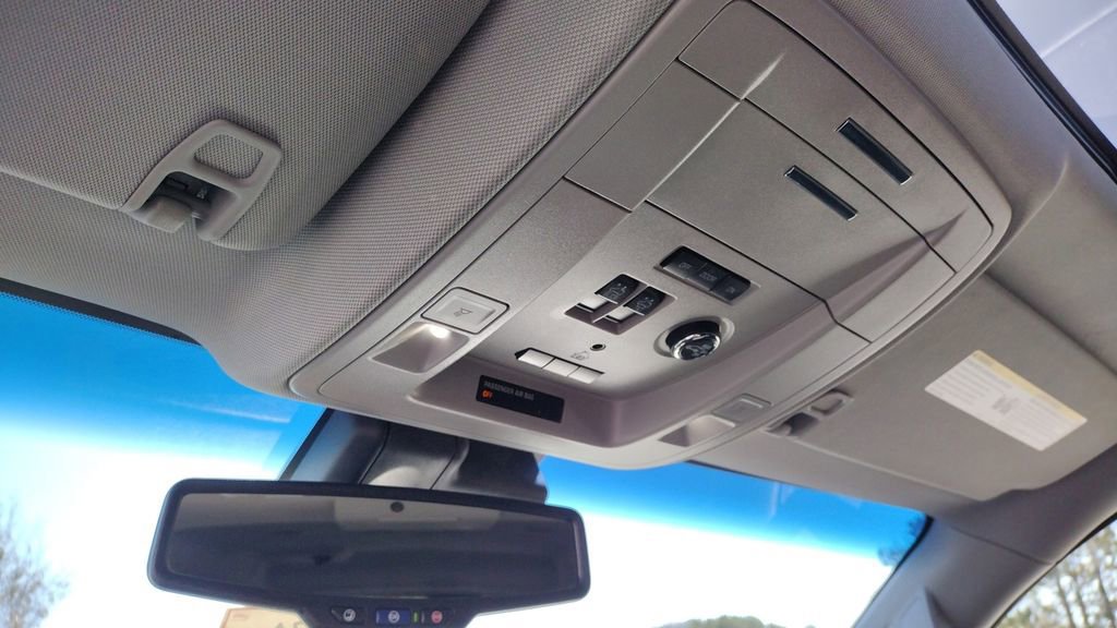 Used 2019 GMC Yukon XL Denali w/ Open Road Package AWD/4WD image 17