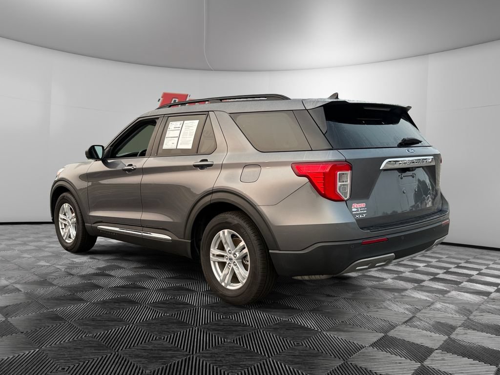 Certified 2021 Ford Explorer XLT w/ Equipment Group 202A RWD image 3