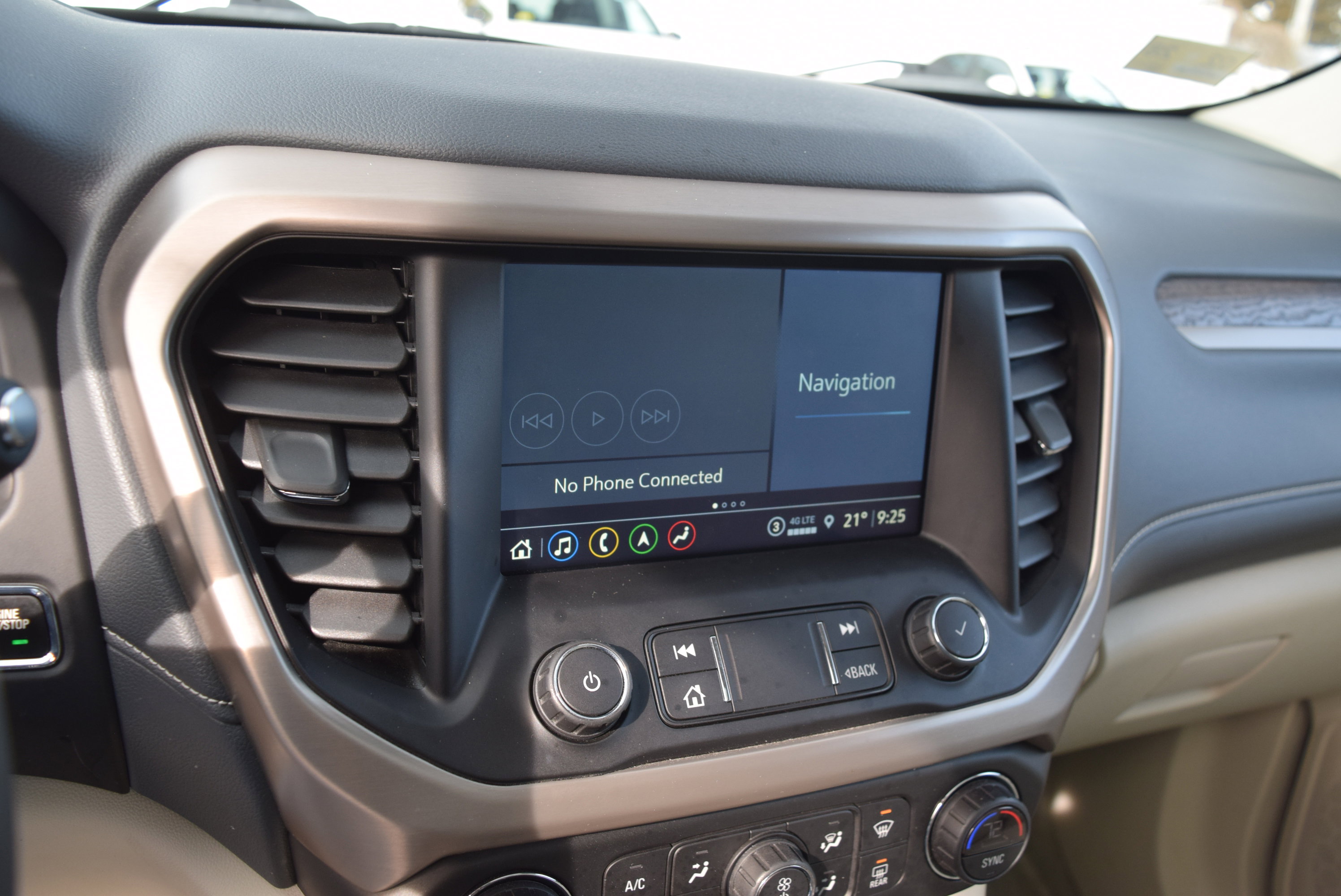 Used 2021 GMC Acadia Denali w/ Denali Ultimate Package image 19