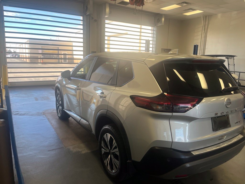 Used 2023 Nissan Rogue SV AWD/4WD image 6