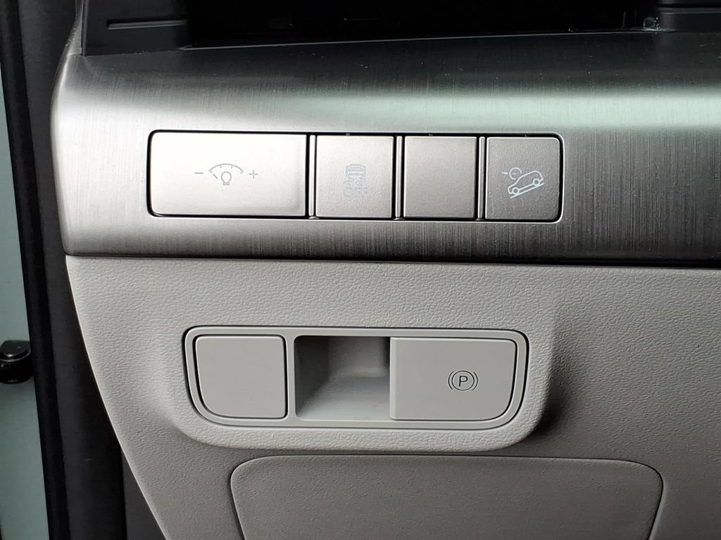 Used 2024 Hyundai Kona SEL AWD/4WD image 15