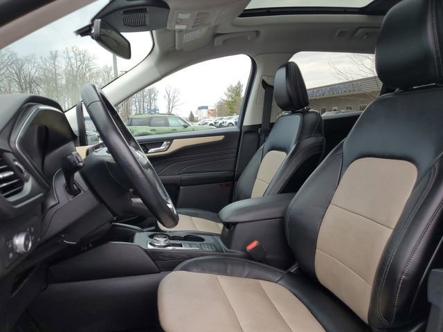 Certified 2021 Ford Escape Titanium w/ Titanium Elite Package image 10