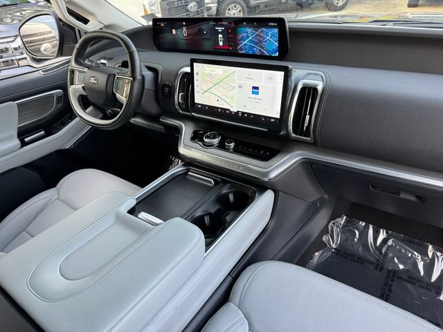 Certified 2025 Ford Expedition Platinum w/ Driver's Package AWD/4WD image 24