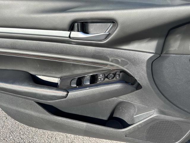 Used 2023 Nissan Altima 2.5 SR w/ SR Premium Package FWD image 12
