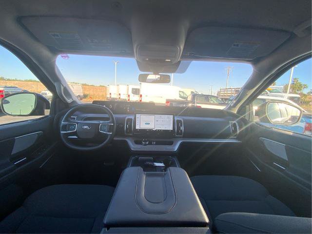 Certified 2025 Ford Expedition Active AWD/4WD image 25