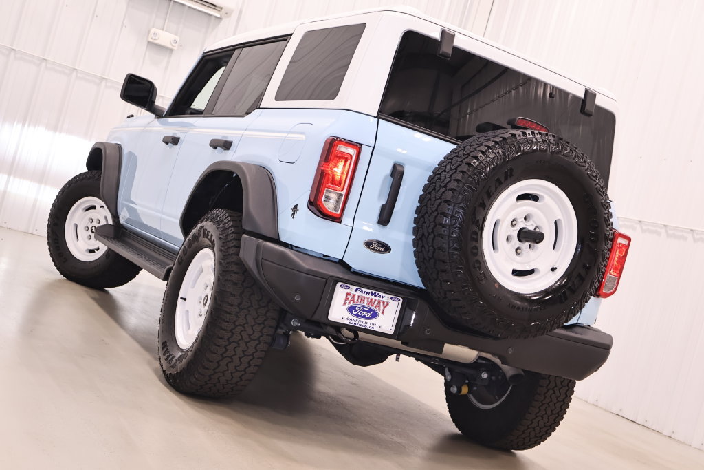 Certified 2025 Ford Bronco Heritage Edition AWD/4WD image 34