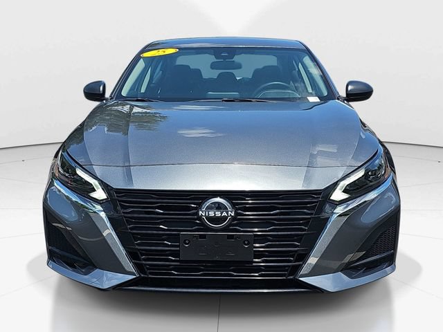 Used 2025 Nissan Altima 2.5 SV FWD image 8