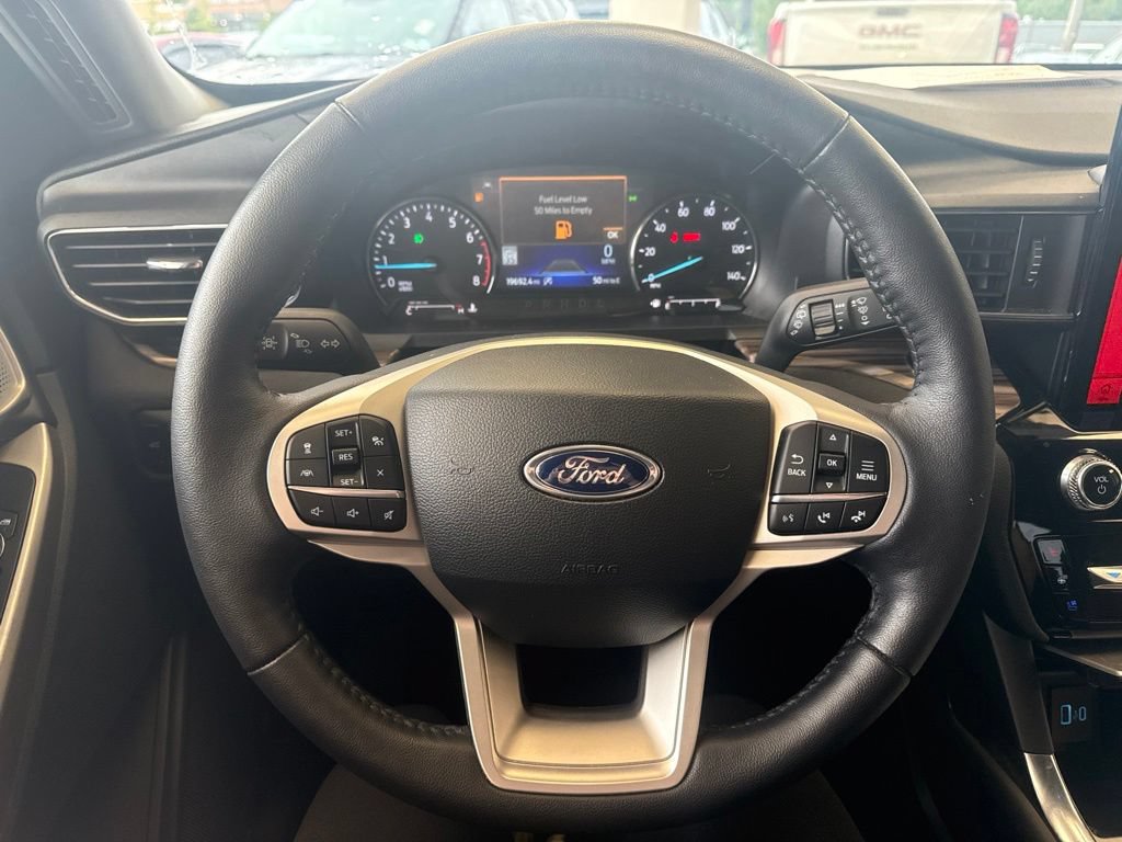 Certified 2024 Ford Explorer Limited w/ Limited Technology Package AWD/4WD image 18