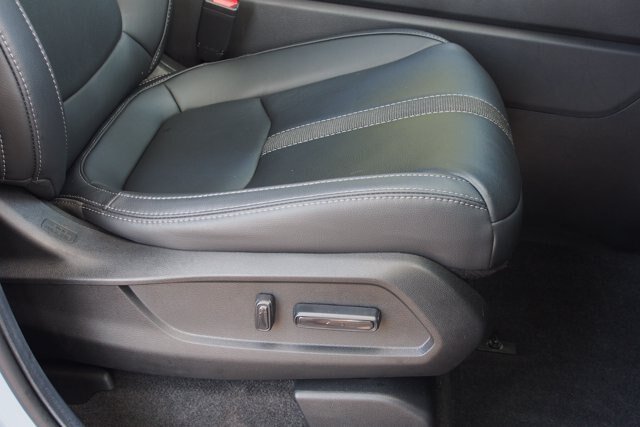 Used 2025 Honda Pilot Touring image 12