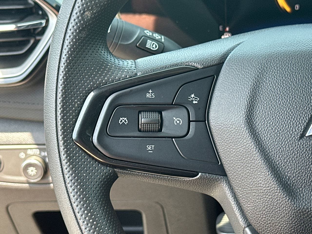 Used 2025 Chevrolet TrailBlazer LT AWD/4WD image 26