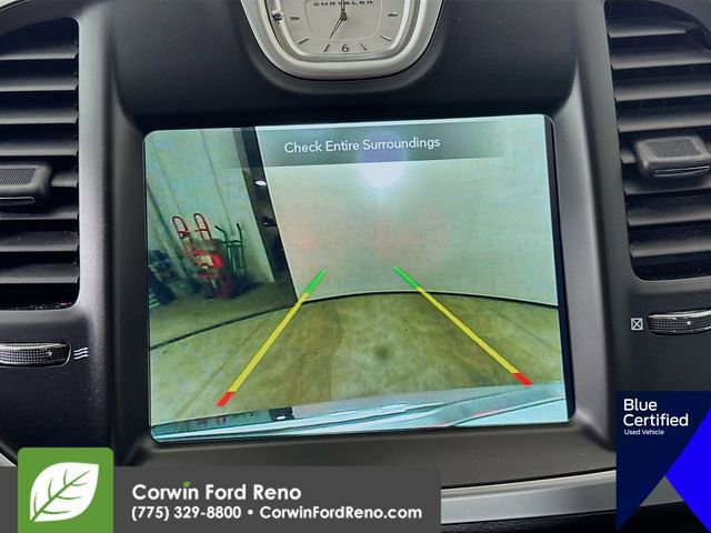 Used 2022 Chrysler 300 Touring image 16