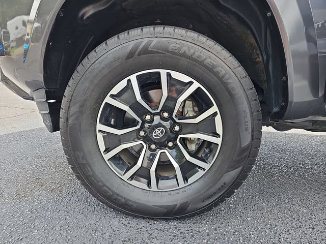 Used 2022 Toyota Tacoma TRD Sport w/ Technology Package RWD image 37
