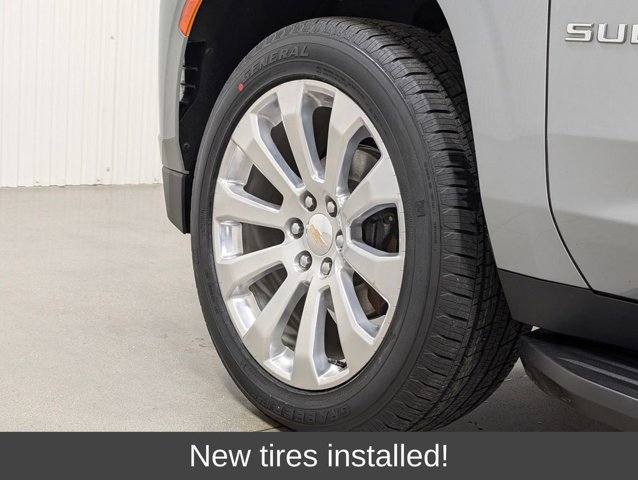 Used 2024 Chevrolet Suburban Premier AWD/4WD image 2