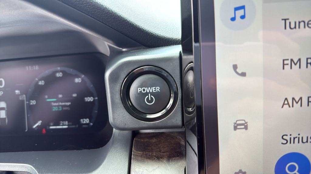 Used 2025 Toyota Tacoma Limited AWD/4WD image 30