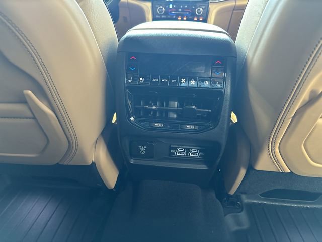 Used 2024 Jeep Grand Cherokee L Summit AWD/4WD image 24