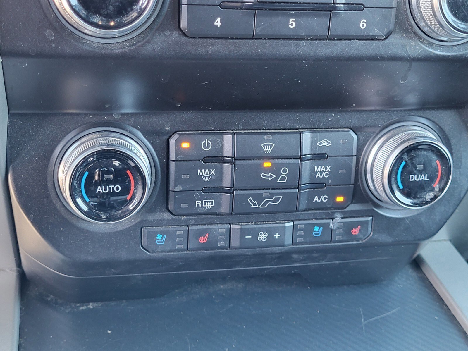 Certified 2019 Ford F150 Lariat w/ Equipment Group 502A Luxury image 23