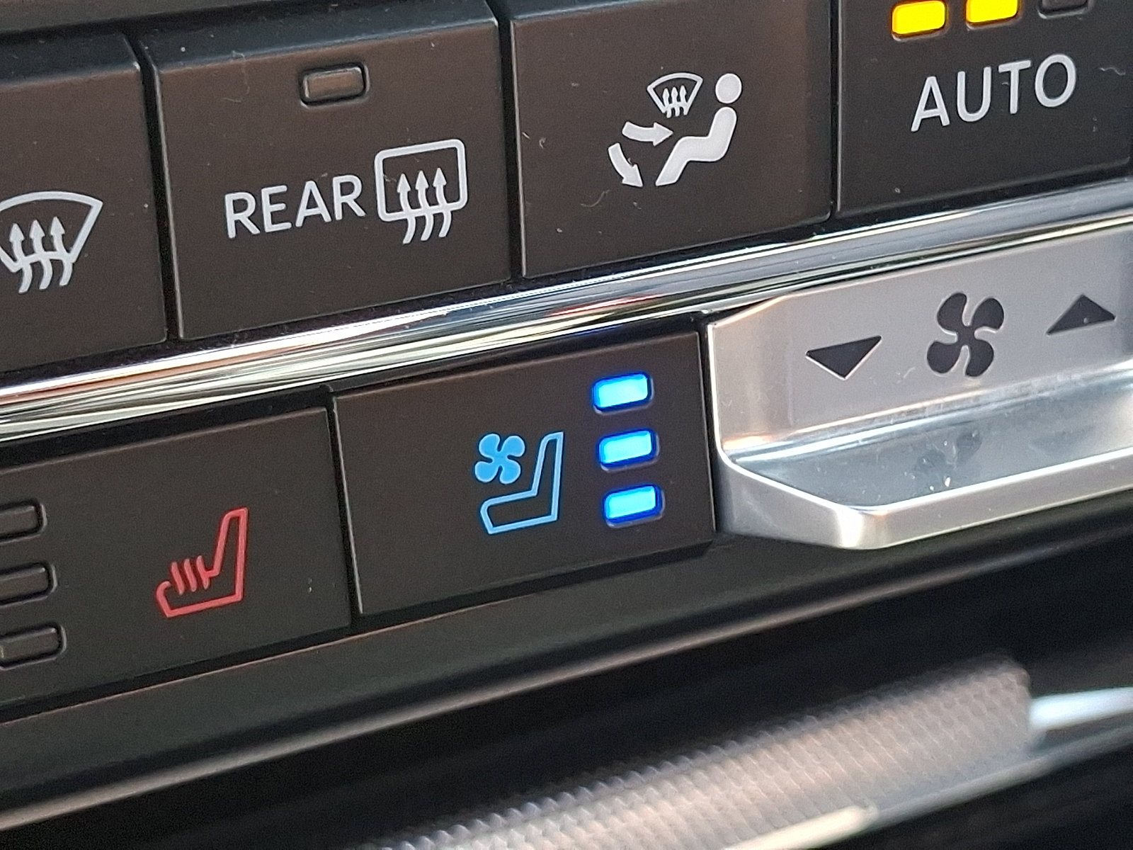 Certified 2023 Ford F150 Raptor w/ Blue Interior Package AWD/4WD image 26