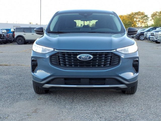 Certified 2023 Ford Escape Active AWD/4WD image 2