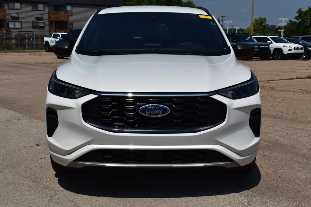Certified 2024 Ford Escape ST-Line w/ Equipment Group 301A FWD image 2