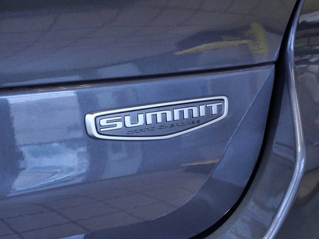 Used 2023 Jeep Grand Cherokee L Summit w/ Luxury Tech Group V AWD/4WD image 9
