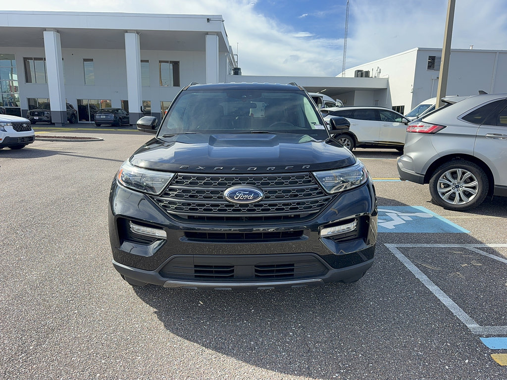 Certified 2024 Ford Explorer XLT w/ Equipment Group 202A RWD image 3