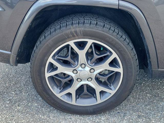 Used 2019 Jeep Grand Cherokee Overland AWD/4WD image 6