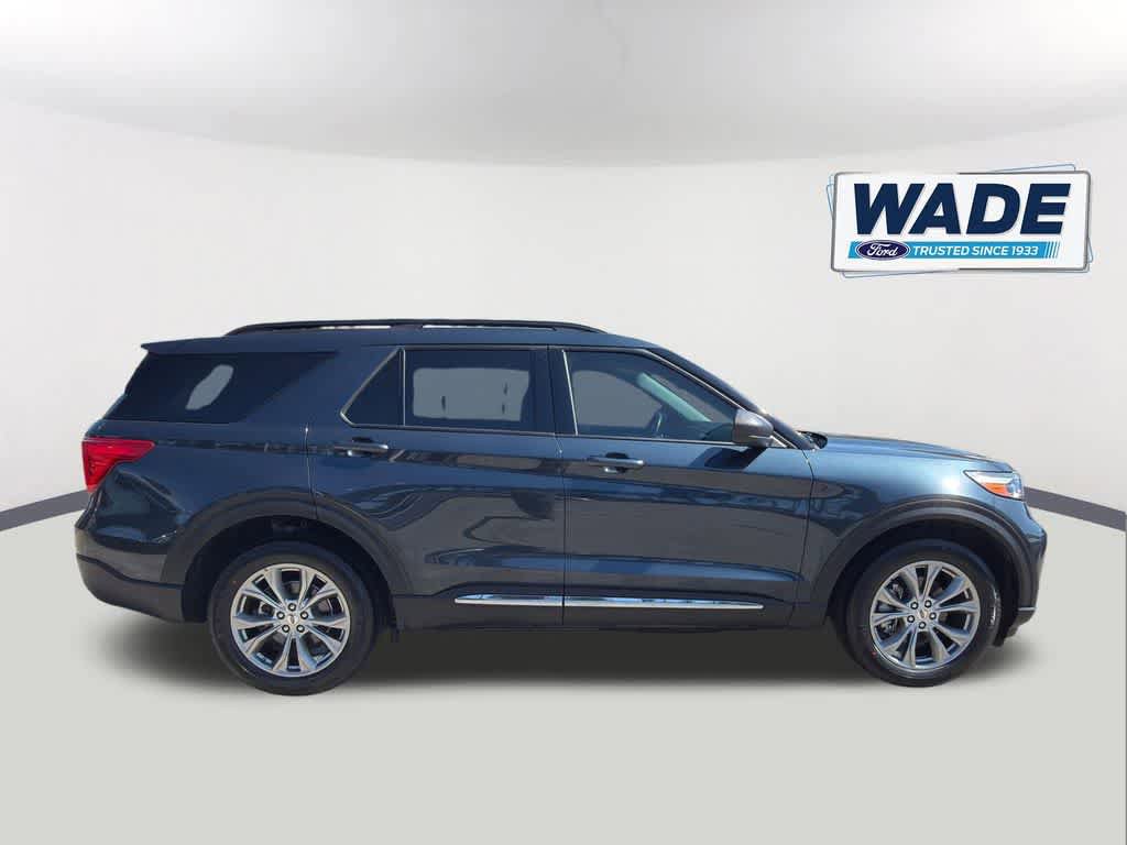 Certified 2022 Ford Explorer XLT w/ Equipment Group 202A AWD/4WD image 4
