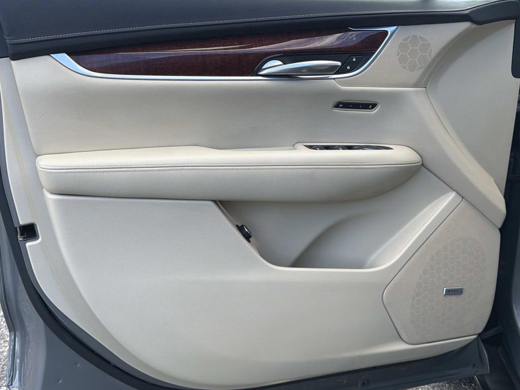 Used 2019 Cadillac XT5 Luxury image 17