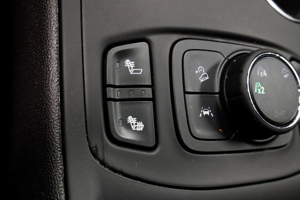Used 2024 GMC Terrain SLT AWD/4WD image 4