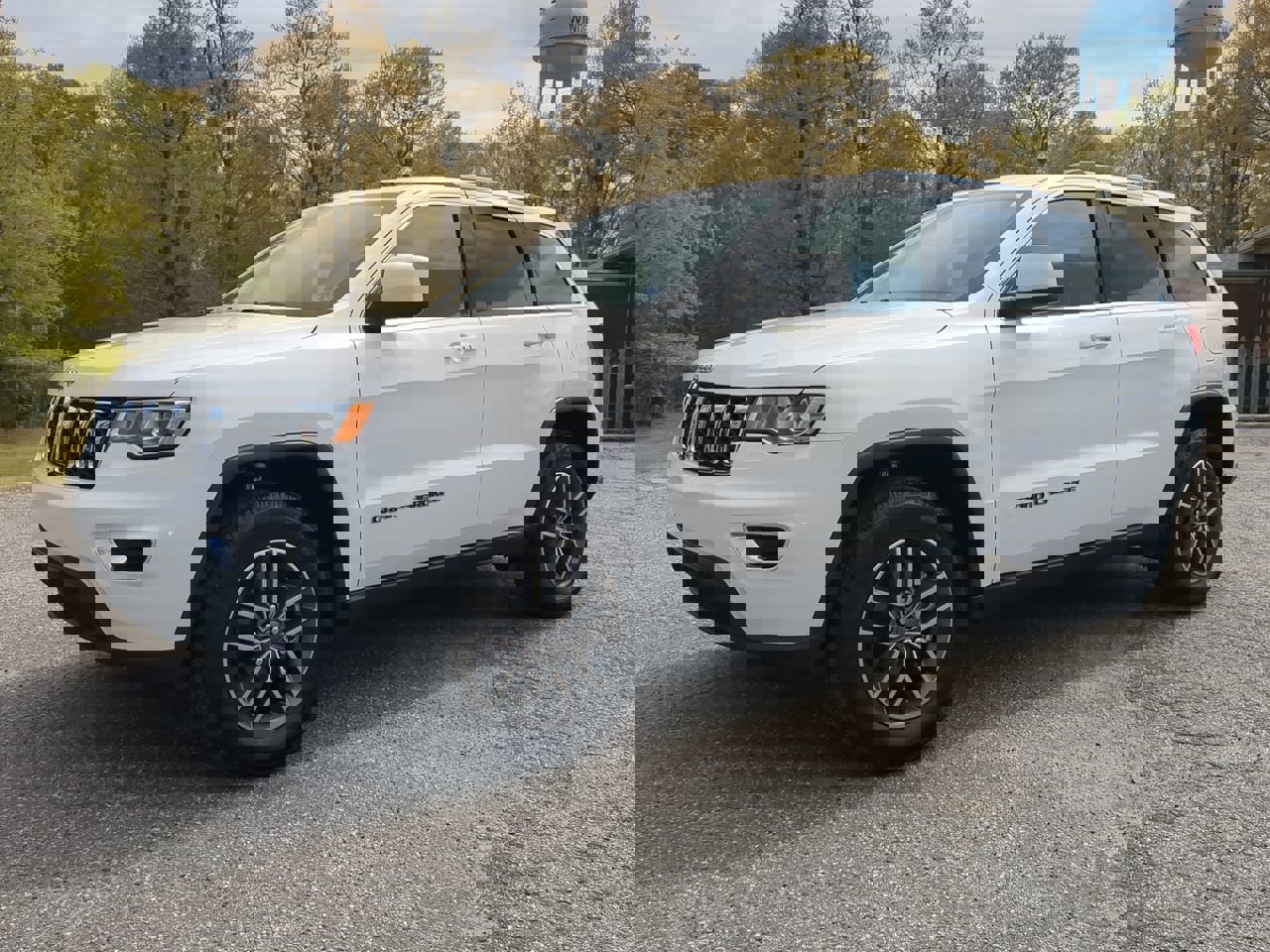 Used 2019 Jeep Grand Cherokee Laredo w/ Laredo X Package image 6