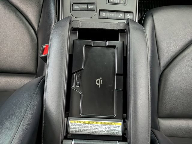 Used 2021 Toyota Highlander XLE AWD/4WD image 32
