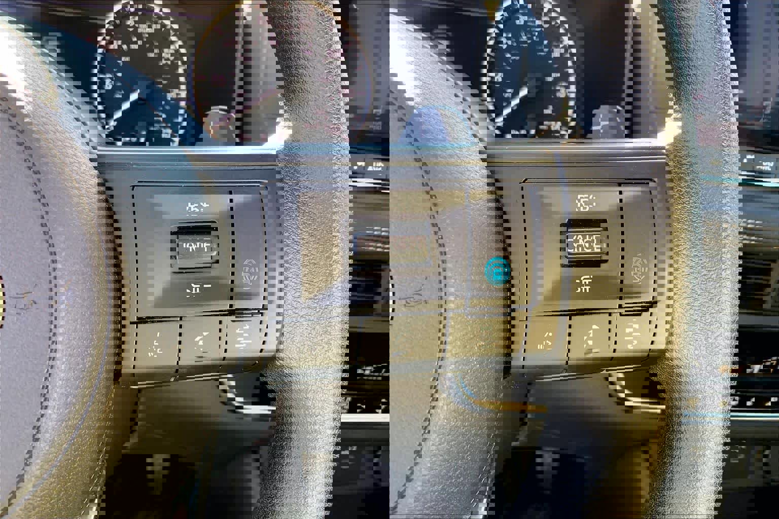 Used 2024 Nissan Rogue SV image 23