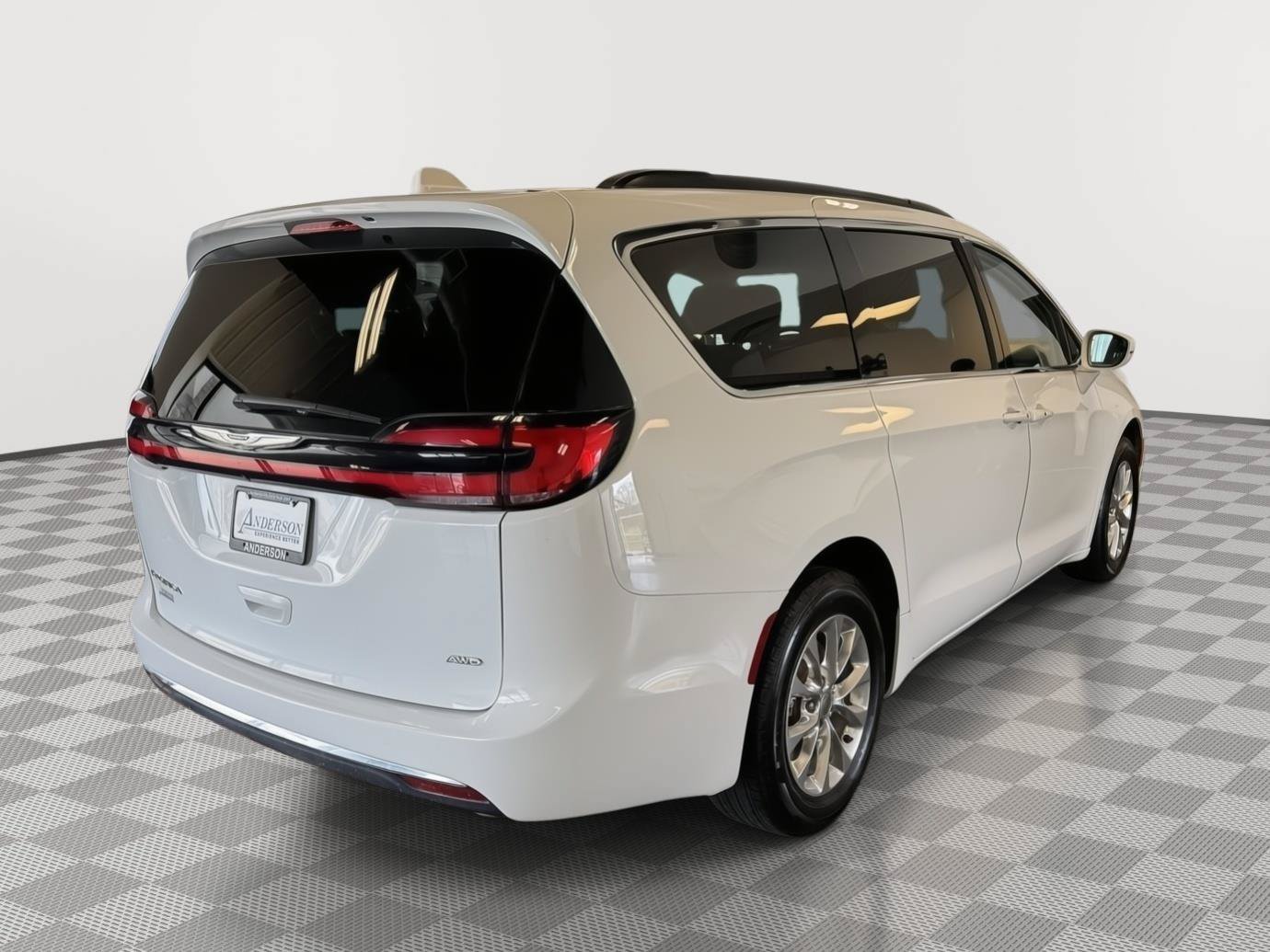 Used 2022 Chrysler Pacifica Touring-L AWD/4WD image 7