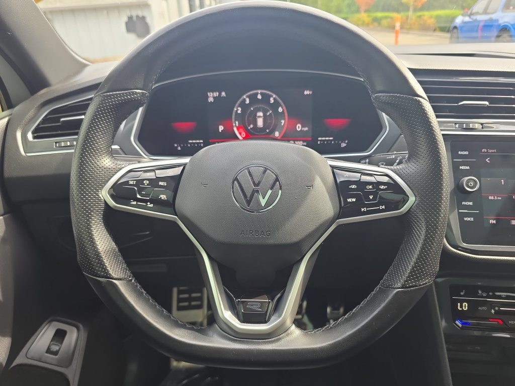 Used 2022 Volkswagen Tiguan SE R-Line AWD/4WD image 20