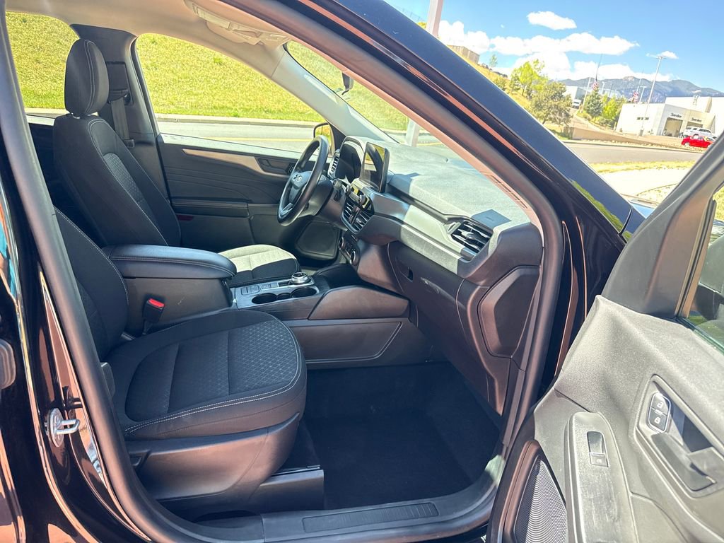 Certified 2025 Ford Escape Active AWD/4WD image 27