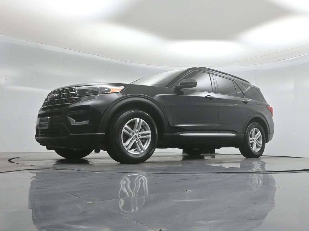 Certified 2024 Ford Explorer XLT RWD image 38
