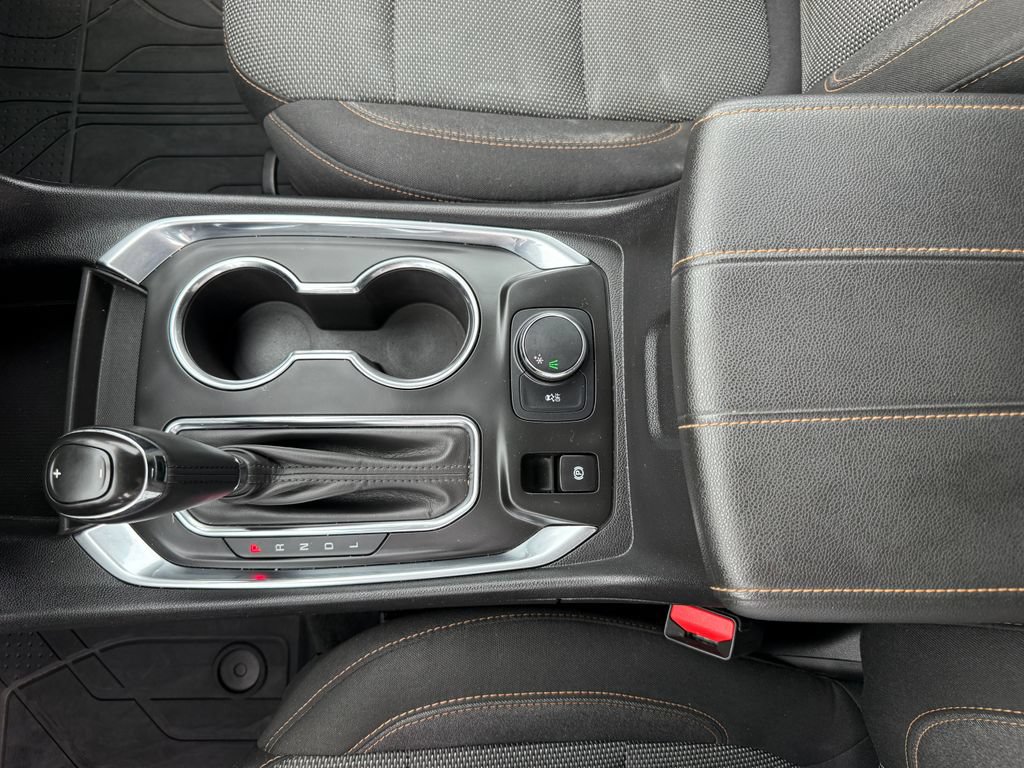 Used 2019 Chevrolet Traverse LT FWD image 28