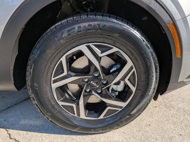 Used 2024 Kia Sportage LX image 10